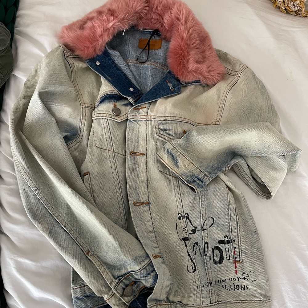 ZARA Jean Jacket with faux fur pink collar
